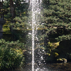 今日も暑いので、日本最古の噴水で涼しんで〜の画像