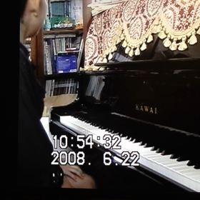 【動画】昔の双子の娘たちの連弾の画像