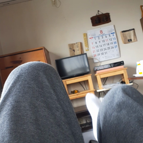 筋トレ。足の上げ下げ５０回。右足。の画像