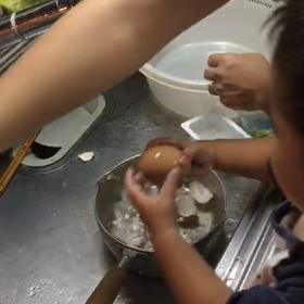 MEC食のE。息子とゆで卵を作る。の画像