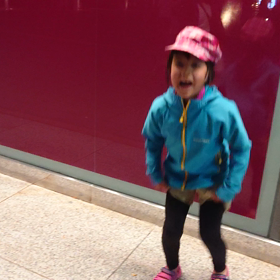 山梨日日新聞・「顔」と 新ギャグ？の画像