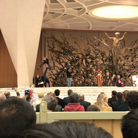 フランチェスコ教皇の謁見とサーカス団の画像