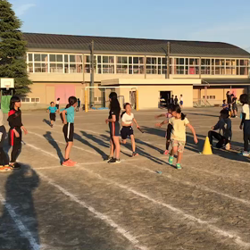 女子リレー 中盤の画像