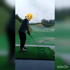 右肩が出る女の画像