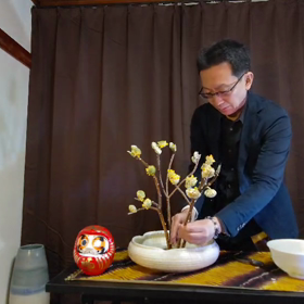 【華道LIVE】カリスマ華道家が1分で華道作品をいけてみたら...の画像