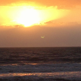 10月8日千葉北、東浪見の朝の波の画像