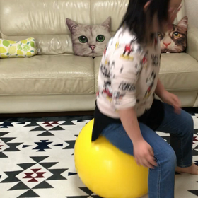 子供のバランスボール遊び♪①の画像