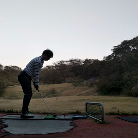 後ろ小さくの画像