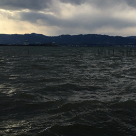 琵琶湖が凍った動画の画像