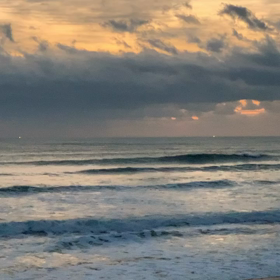 1月12日千葉北、東浪見の朝の波の画像