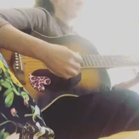 ギター弾こう、気持ちが晴れるから♪の画像