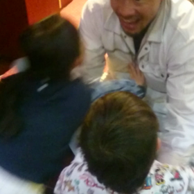 子供にもてた相方ちゃんの画像