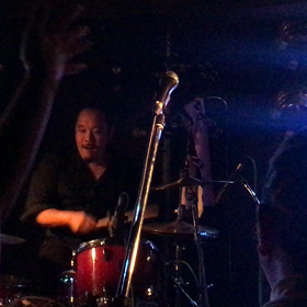 THE  VALVES ライブの画像