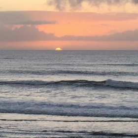 8月22日千葉北、東浪見の朝の波の画像