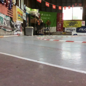 Q60とR用アッパーデッキと縦置きバッテリーの画像