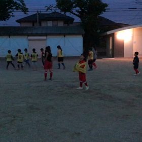 後ろへパースの画像