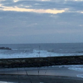 5月10日千葉北、東浪見の朝の波の画像