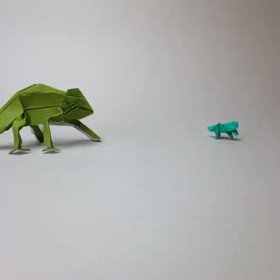 カメレオン折り紙がバッタを捕食！の画像