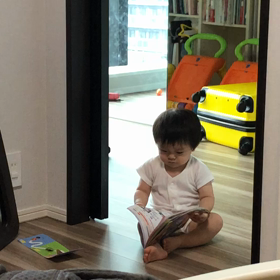 朝の読書。の画像