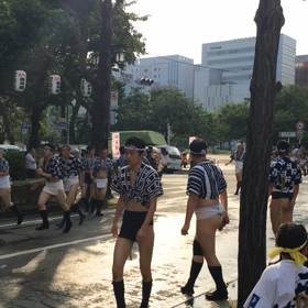 博多祇園山笠の男性達の画像