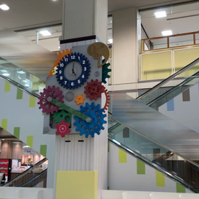 商業施設内にある仕掛け時計（動画）。の画像