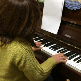 ハイジ「無責任」を弾くの画像