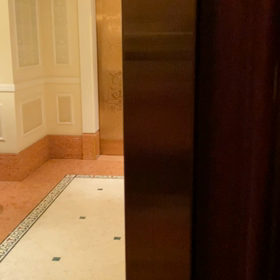 ディズニーランドホテルのエレベーターの音声がミッキーさん♪( ´▽｀)の画像