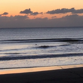12月12日千葉北、東浪見の朝の波の画像