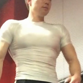 ベンチプレスの画像