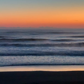 12月7日千葉北、東浪見の朝の波の画像