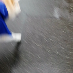 やっぱり☔、少雨だから普通にお散歩と思ってみても、未来丸は自由匂いかぎ全開！散歩要求。仕方がないの画像