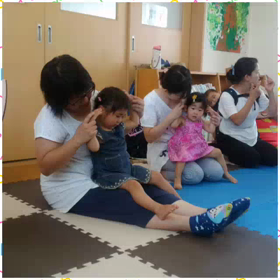 いずみ保育園子育て支援にて英語リトミックの画像