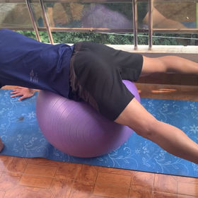 超イケメンの親友トレーナーの画像