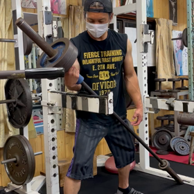 右を鍛えるポパイの画像