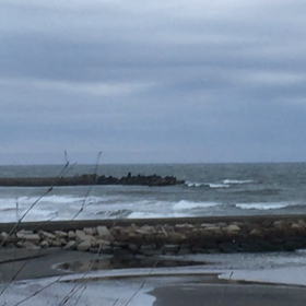 4月26日千葉北、東浪見の朝の波の画像