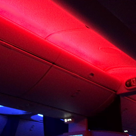 昨日はいろいろありすぎて。けど、787のSWスペシャルレインボーだけアップしとくの画像