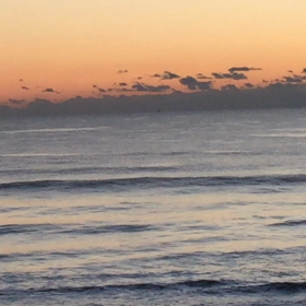 12月6日千葉北、東浪見の朝の波の画像