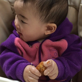 手づかみもぐもぐの画像