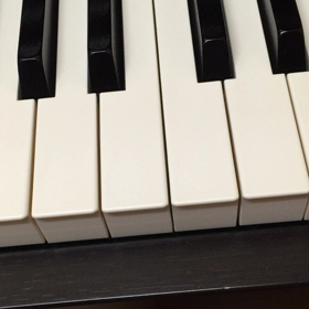 私の電子ピアノちゃんが⁉️の画像