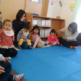いずみ保育園子育て支援にて英語リトミックの画像