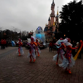 スキー休暇２週目…かなりDLPも混んできた印象＋おまけ：アナ雪パレード動画の画像