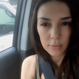 親子が車に乗った時、英語の画像