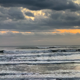 1月23日千葉北、東浪見の朝の波の画像
