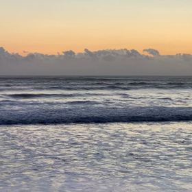 11月6日千葉北、東浪見の朝の波の画像