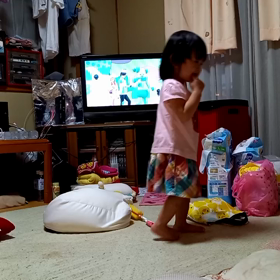 毎日夜中４時頃まで起きている孫！！の画像