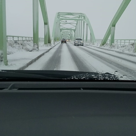 １月８日雪道 阿賀浦大橋 ７時の画像