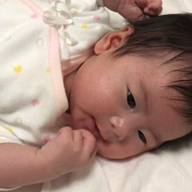 指しゃぶりの画像