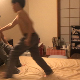 兄弟が通る道の画像