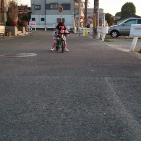 動画  ミニーちゃんが運転している風の画像