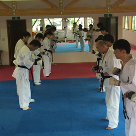 痛いのに笑う人たち？！黒帯空手家大集合！ 極真空手 長野の画像